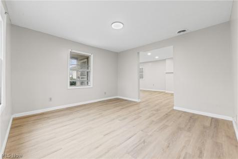 27182 Oriole Avenue Euclid OH 44132