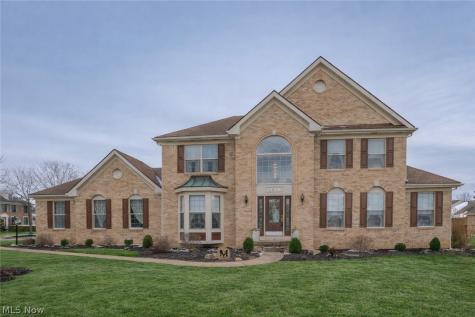 4514 Plain Center Avenue NE Canton OH 44714