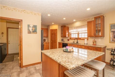 4514 Plain Center Avenue NE Canton OH 44714