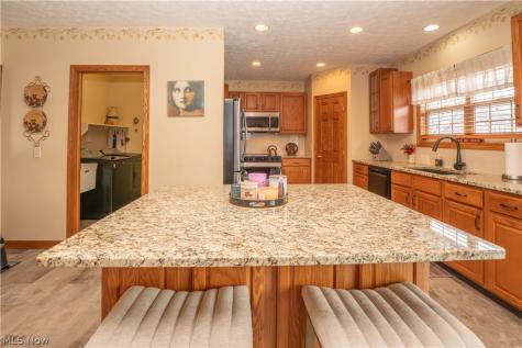 4514 Plain Center Avenue NE Canton OH 44714