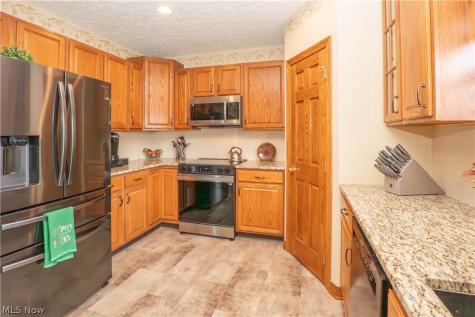 4514 Plain Center Avenue NE Canton OH 44714