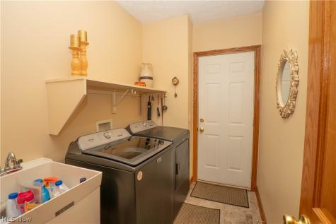 4514 Plain Center Avenue NE Canton OH 44714