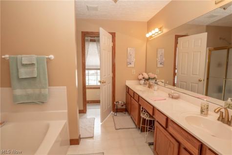 4514 Plain Center Avenue NE Canton OH 44714