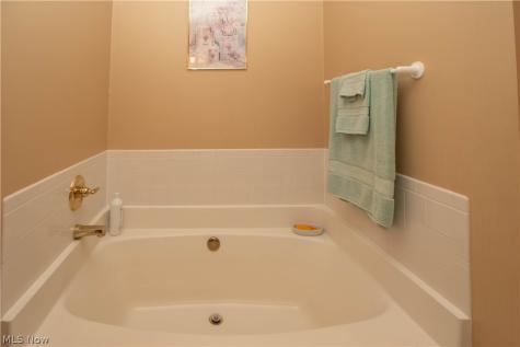 4514 Plain Center Avenue NE Canton OH 44714