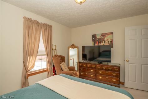 4514 Plain Center Avenue NE Canton OH 44714