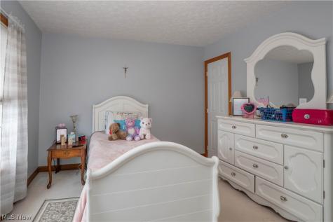 4514 Plain Center Avenue NE Canton OH 44714