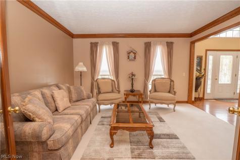 4514 Plain Center Avenue NE Canton OH 44714