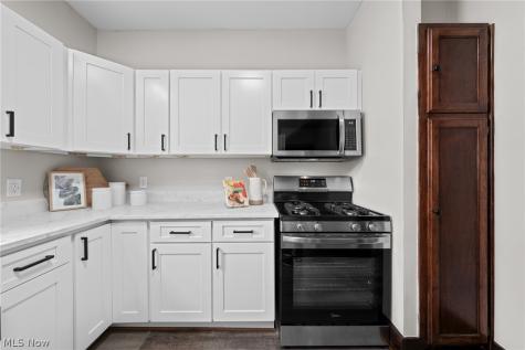 81 Cotter Avenue Akron OH 44305