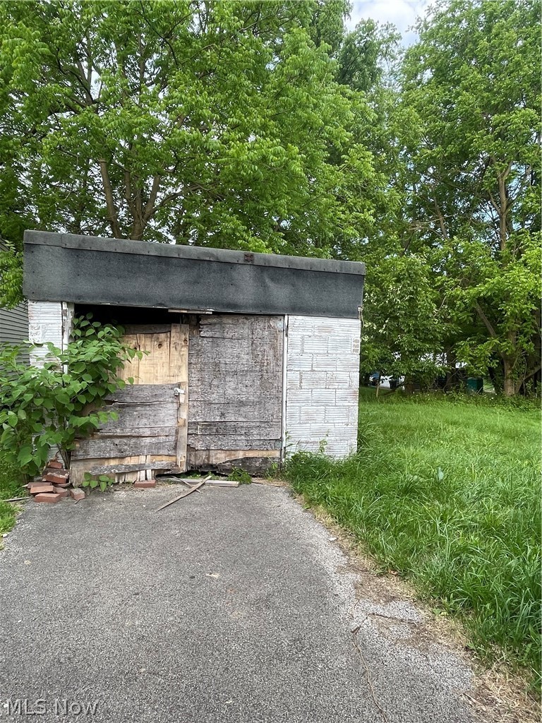 1725 Bentley Avenue Youngstown OH 44505