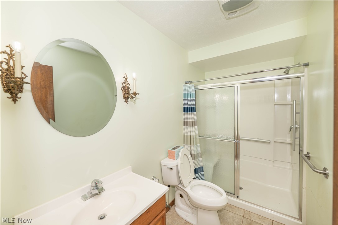 33072 Edward Avenue Eastlake OH 44095