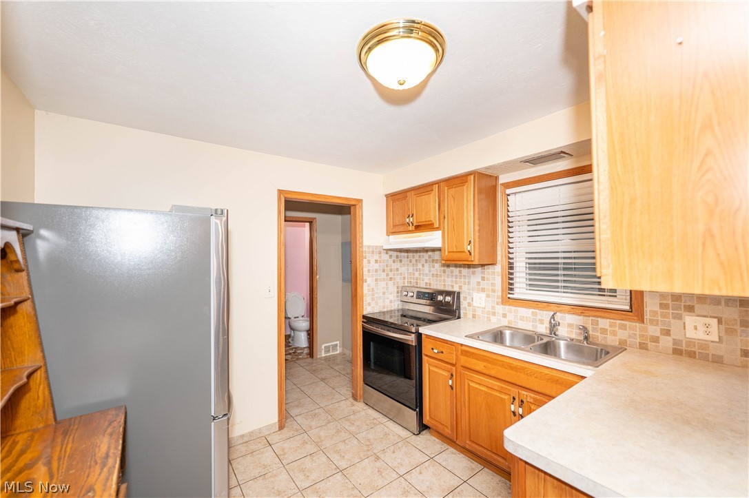 33072 Edward Avenue Eastlake OH 44095