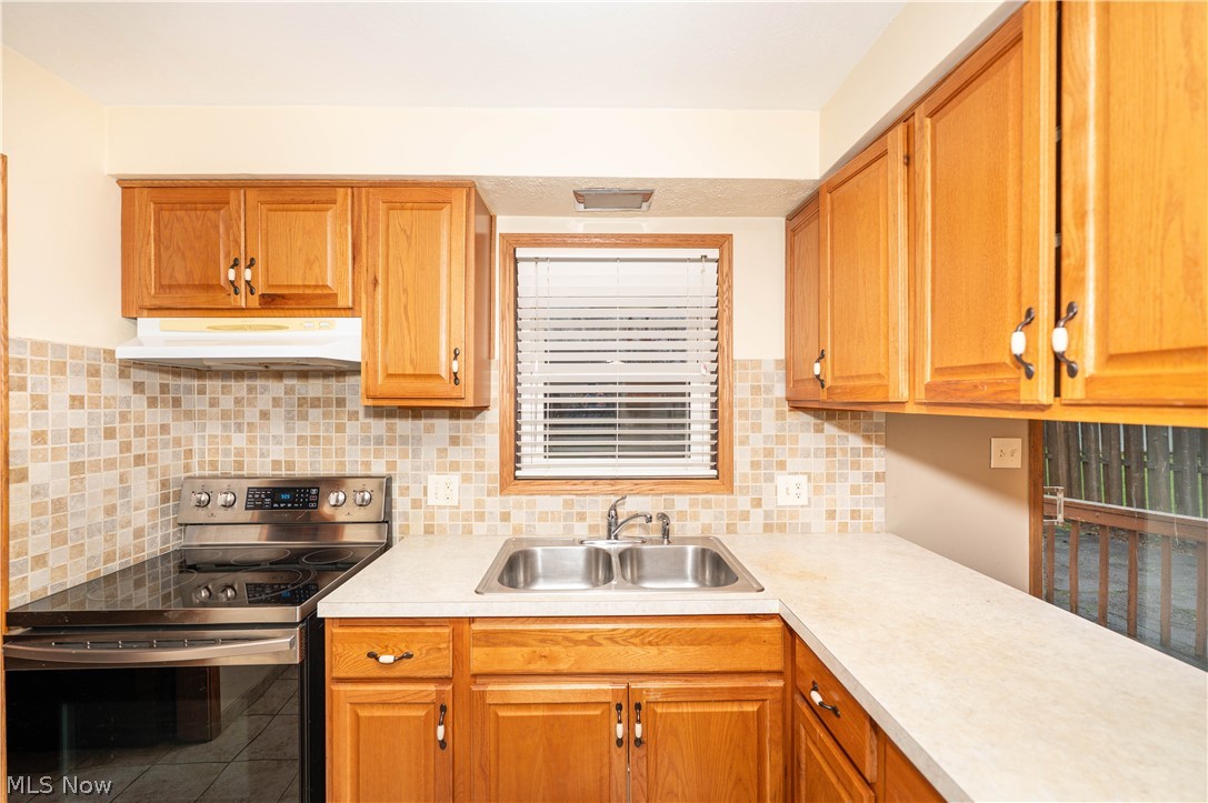 33072 Edward Avenue Eastlake OH 44095