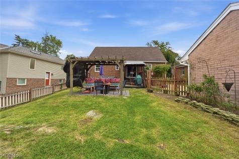 5996 Edgehill Drive Parma Heights OH 44130