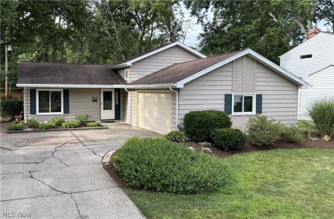 26091 Redwood Drive Olmsted Falls OH 44138