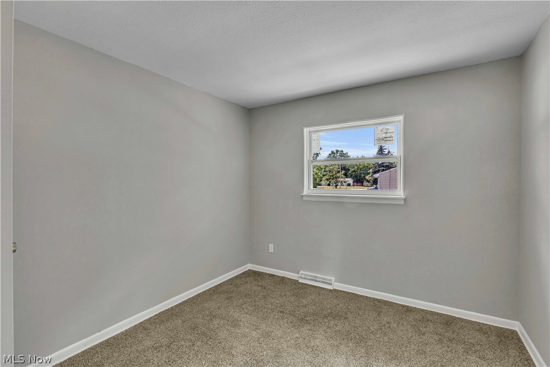 2703 Crehore Street Lorain OH 44052