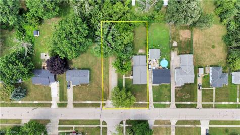 2703 Crehore Street Lorain OH 44052