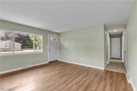 2703 Crehore Street Lorain OH 44052