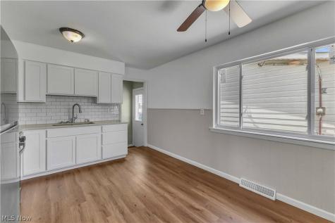 2703 Crehore Street Lorain OH 44052