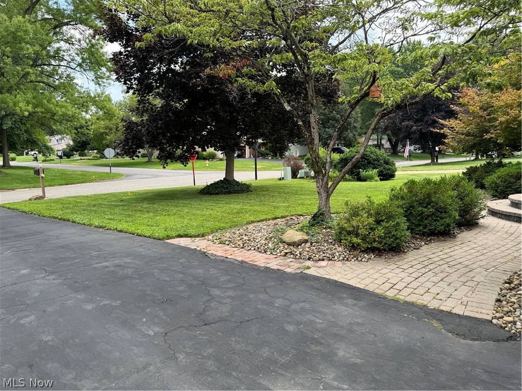 7763 Raglan Drive NE Warren OH 44484