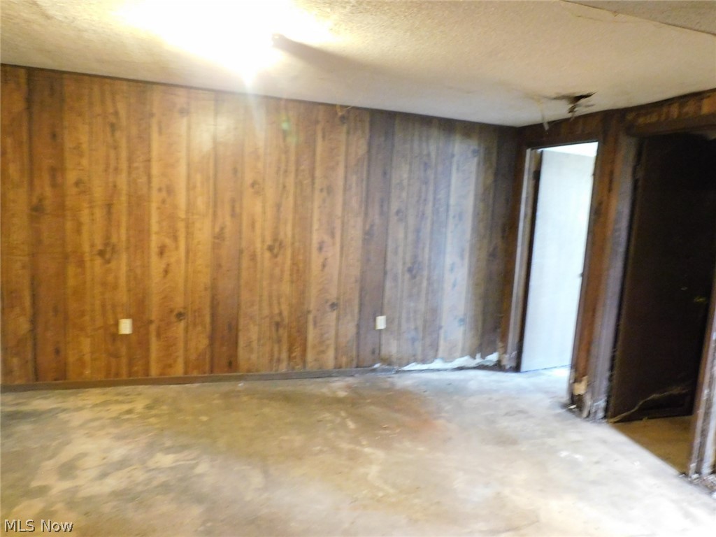 1361 E 28th Street Ashtabula OH 44004