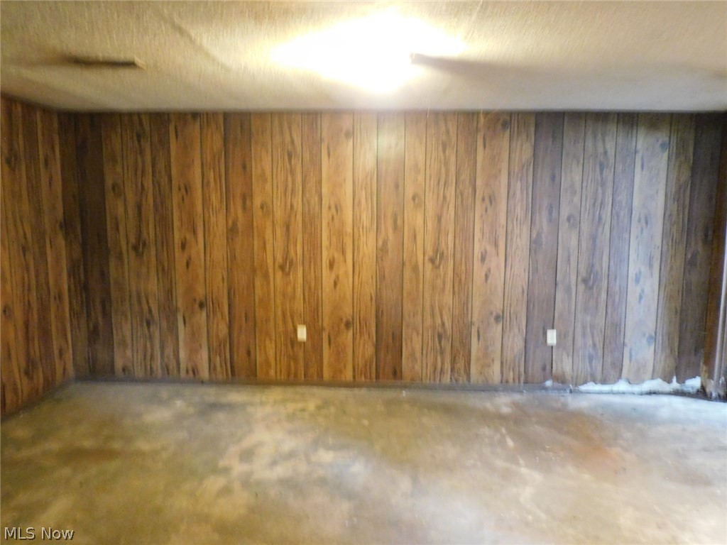 1361 E 28th Street Ashtabula OH 44004