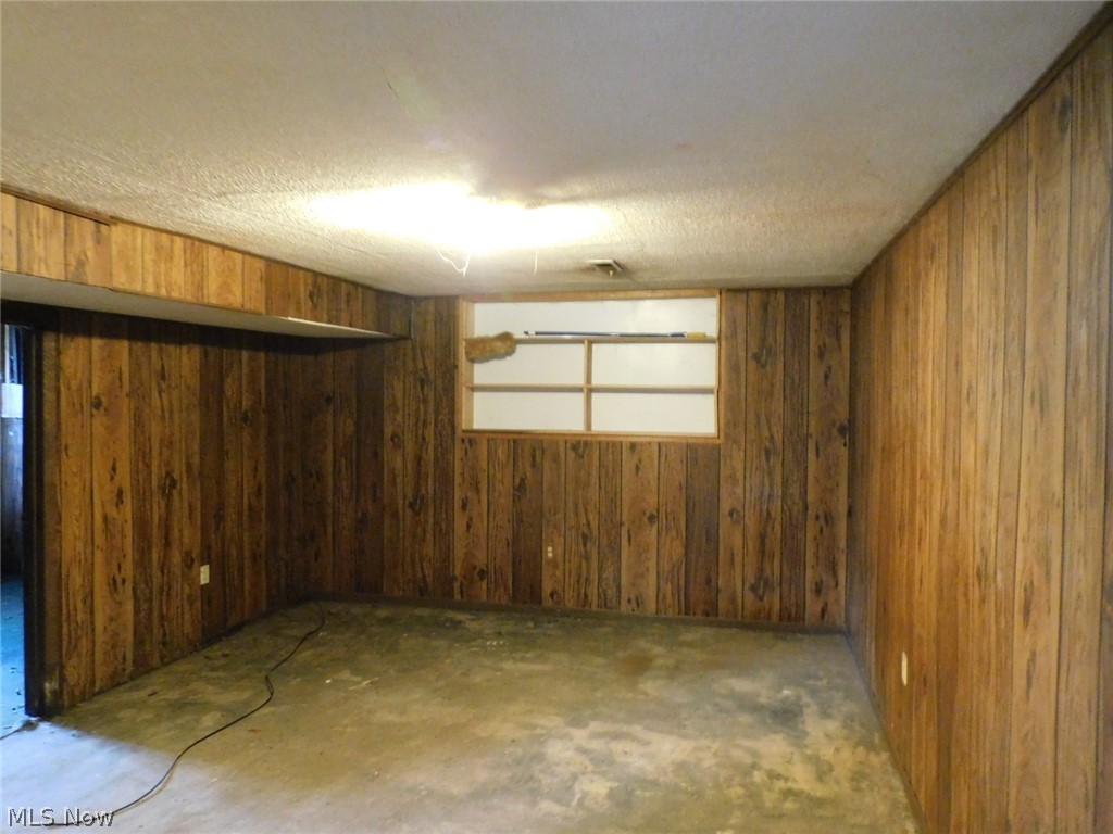 1361 E 28th Street Ashtabula OH 44004