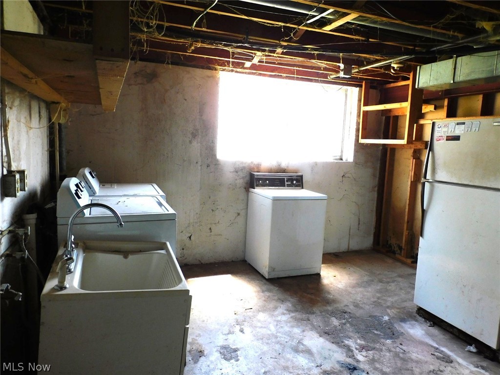 1361 E 28th Street Ashtabula OH 44004