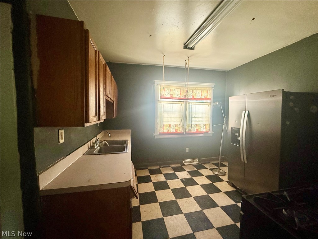 663 E 115th Street Cleveland OH 44108
