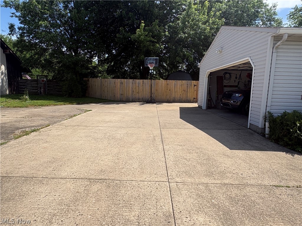 110 Habant Drive Amherst OH 44001