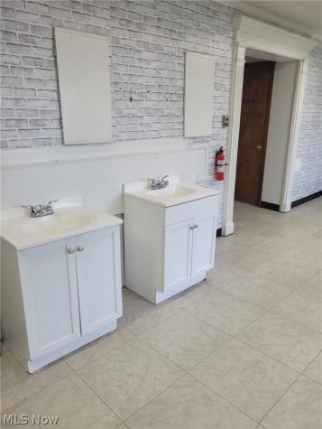 120 N Main Street Creston OH 44217