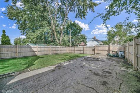 3255 W 115th Street Cleveland OH 44111