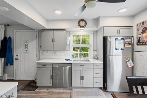 169 Lear Road Avon Lake OH 44012