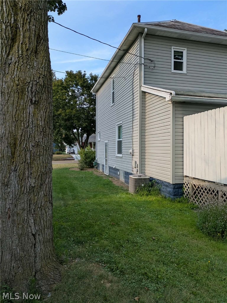 754 NW Ray Avenue New Philadelphia OH 44663