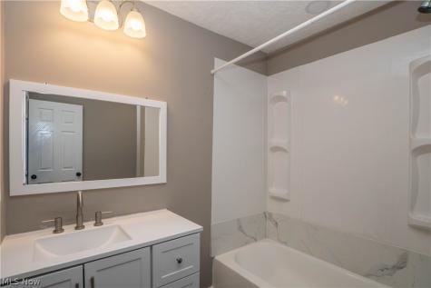 318 Elmport Avenue NE Canton OH 44704