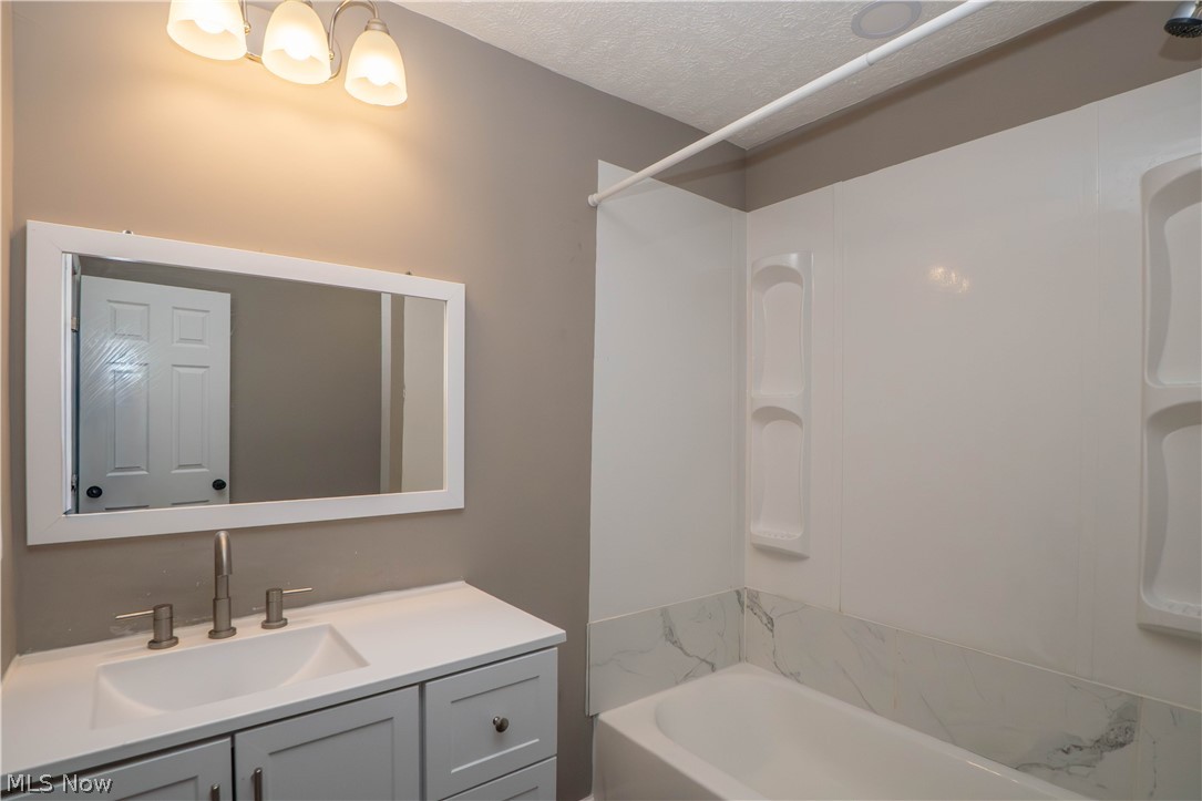 318 Elmport Avenue NE Canton OH 44704
