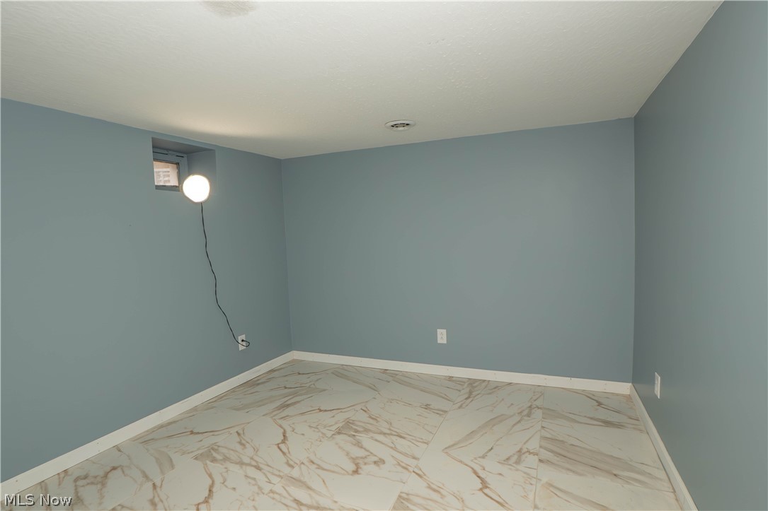 318 Elmport Avenue NE Canton OH 44704
