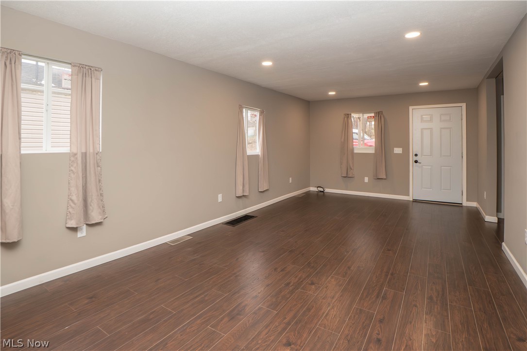 318 Elmport Avenue NE Canton OH 44704