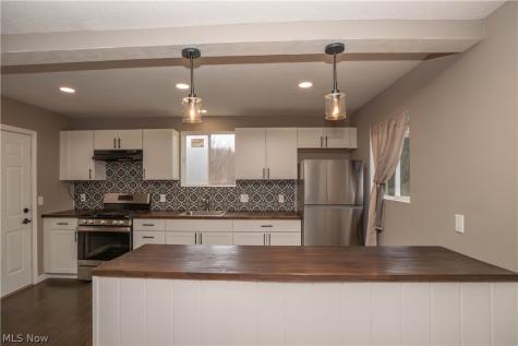 318 Elmport Avenue NE Canton OH 44704
