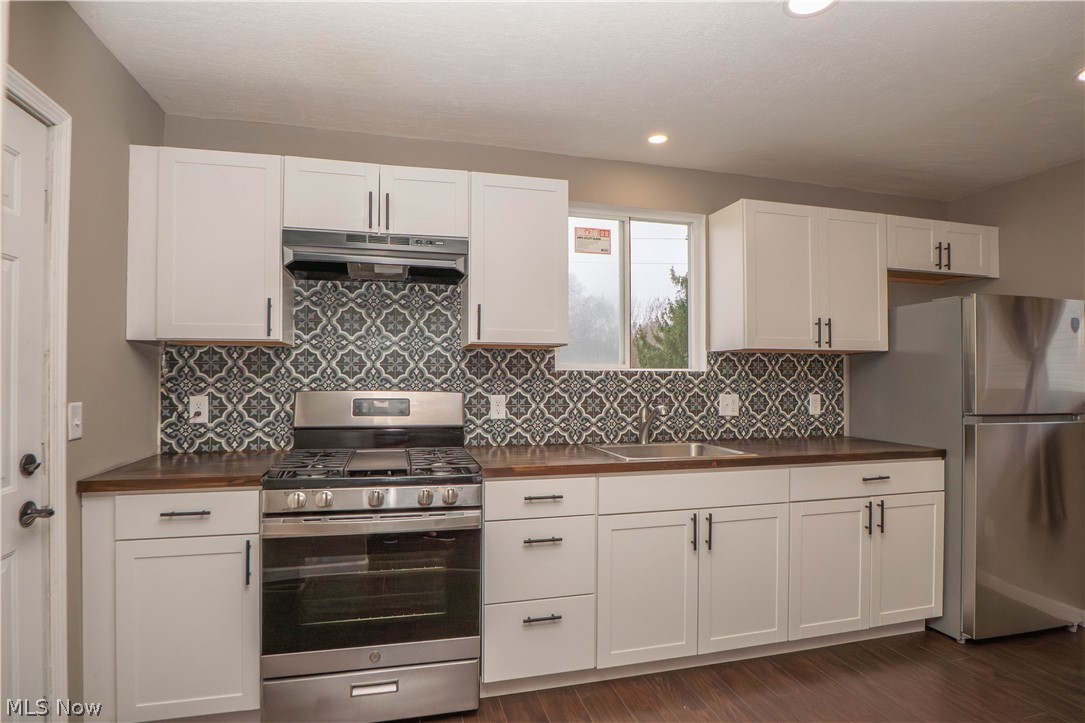 318 Elmport Avenue NE Canton OH 44704