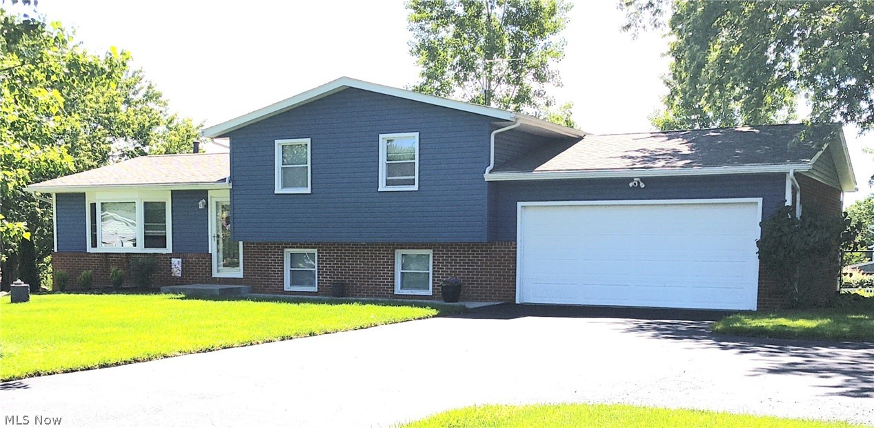 13299 Carnation Avenue NW Hartville OH 44632