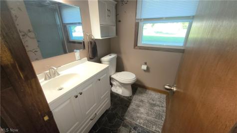 13299 Carnation Avenue NW Hartville OH 44632