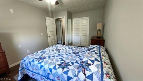 13299 Carnation Avenue NW Hartville OH 44632