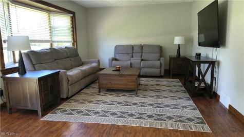 13299 Carnation Avenue NW Hartville OH 44632