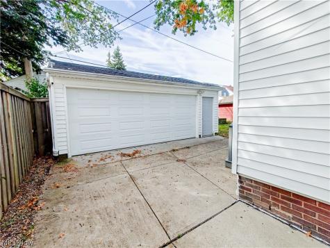 17410 E Park Drive Cleveland OH 44119