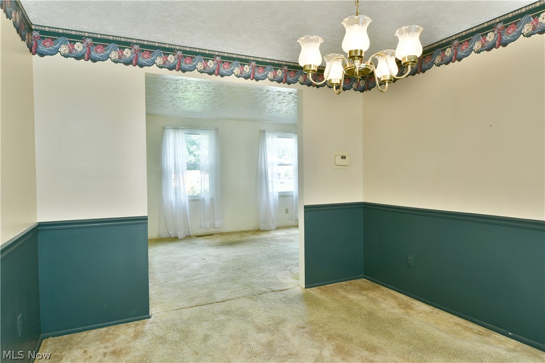 7706 Raglan Drive NE Warren OH 44484
