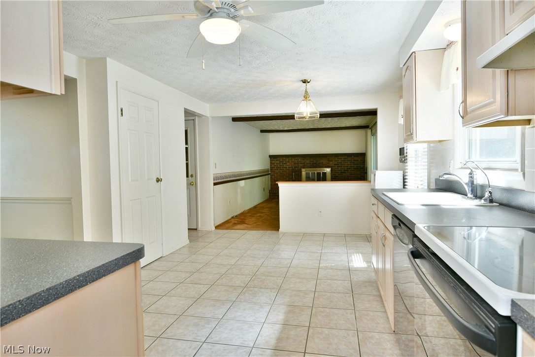 7706 Raglan Drive NE Warren OH 44484