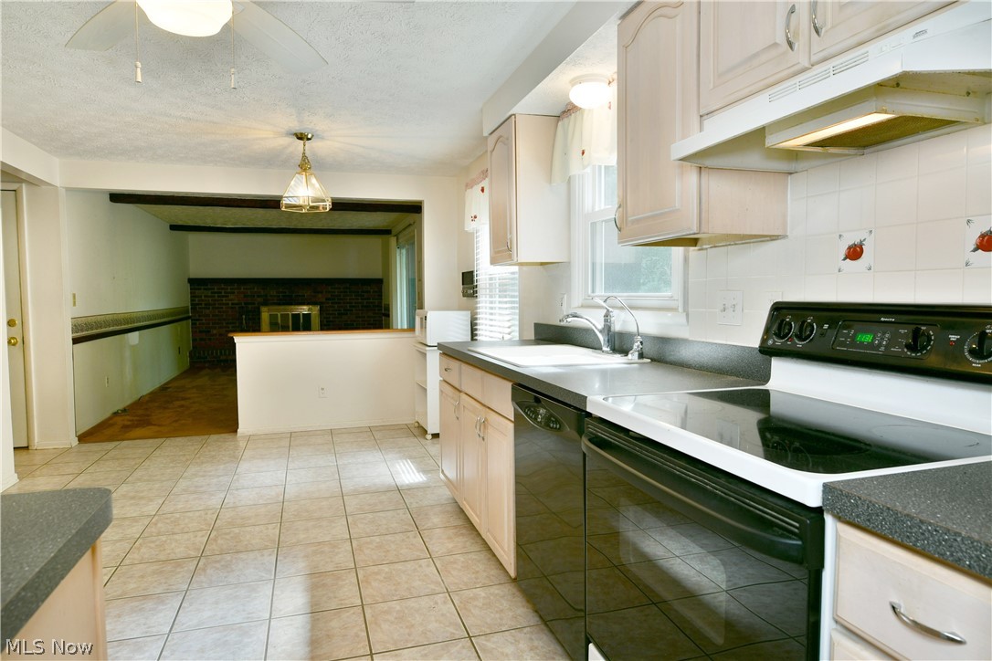 7706 Raglan Drive NE Warren OH 44484