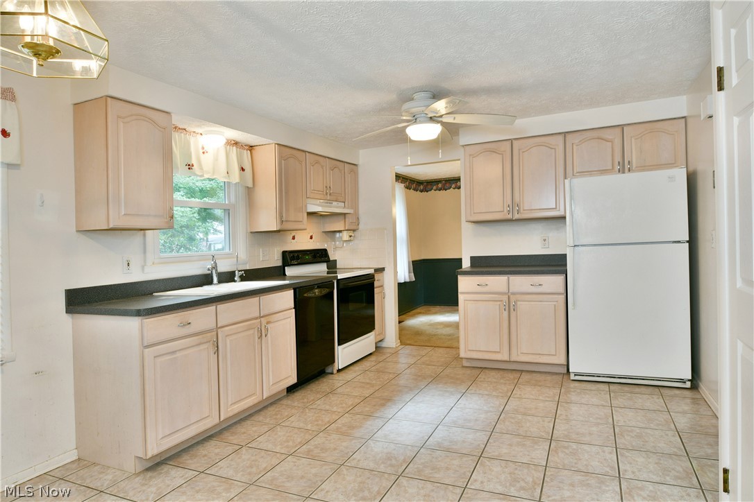 7706 Raglan Drive NE Warren OH 44484
