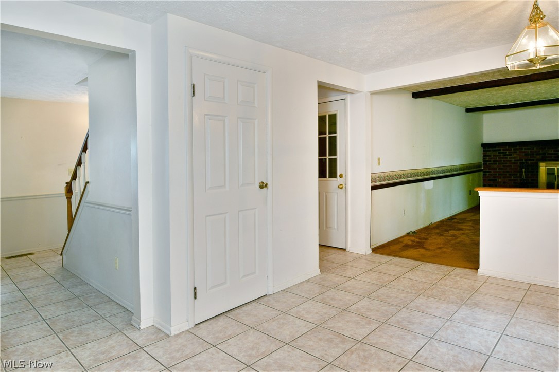 7706 Raglan Drive NE Warren OH 44484