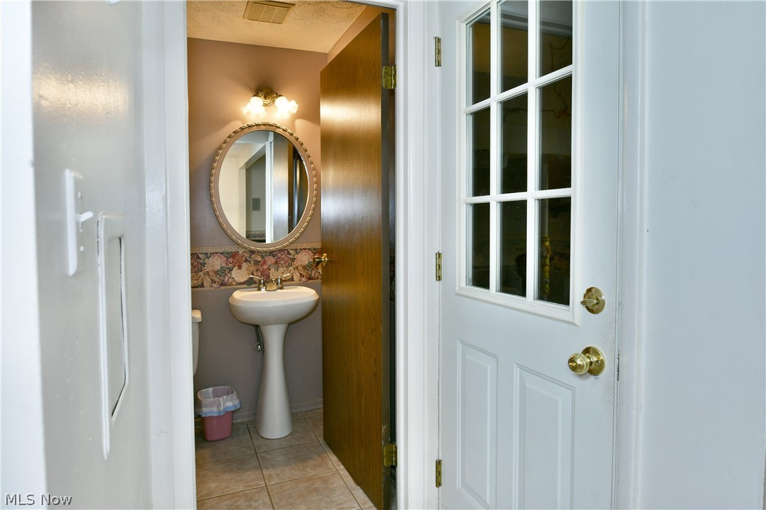7706 Raglan Drive NE Warren OH 44484